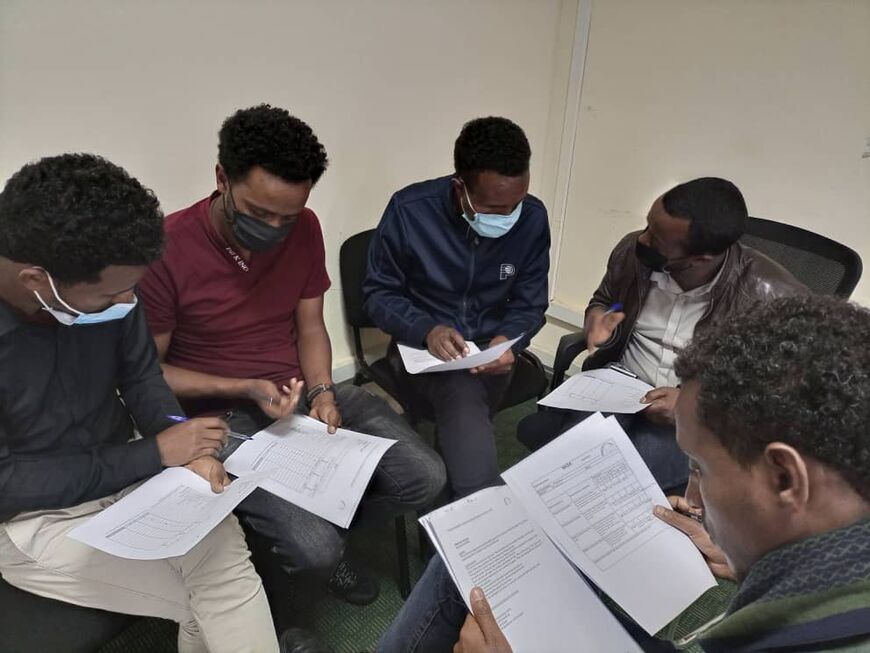 [Translate to Portuguese:] Students in a discussion